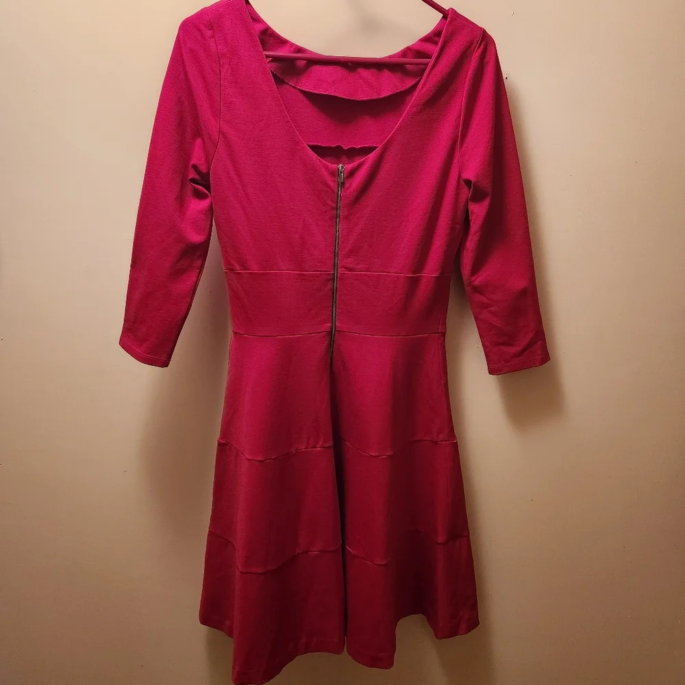 Banana Republic • seamed ponte flare-and-fit dress - Picture 5 of 10